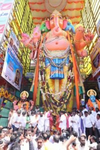 Former Minister Harish Rao visited Khairatabad Ganesh.