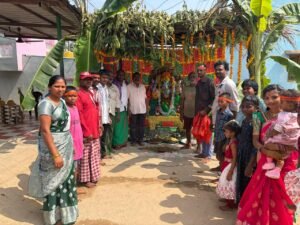 Devotees worshipped Lord Ganesha with devotion and reverence.