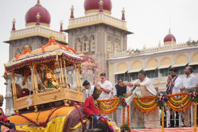 CM Revanth Reddy participated in the Mysore Dasara festivities CM Revanth Reddy participated in the Mysore Dasara festivities