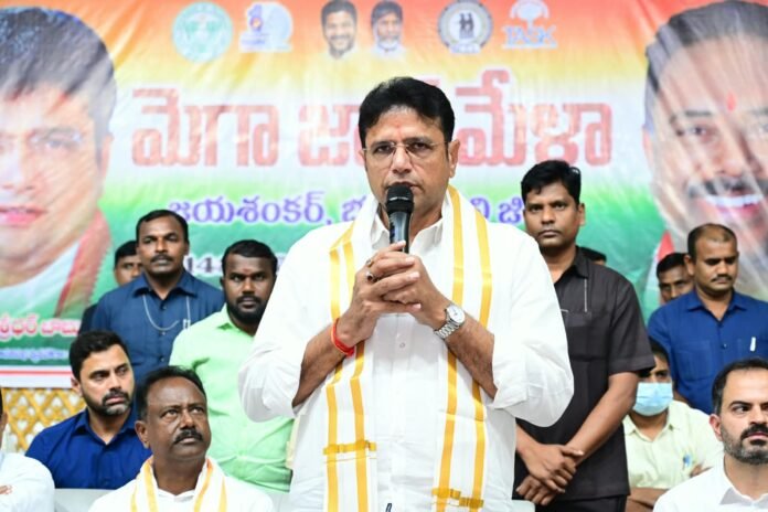Minister Sridhar Babu inaugurates digital library.