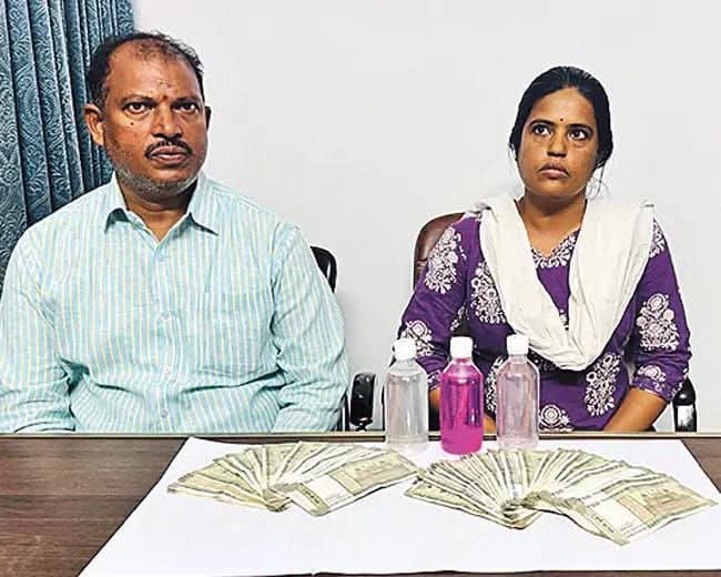 Town Planning In-charge and Revenue Officer caught in ACB net Town Planning In-charge and Revenue Officer caught in ACB net