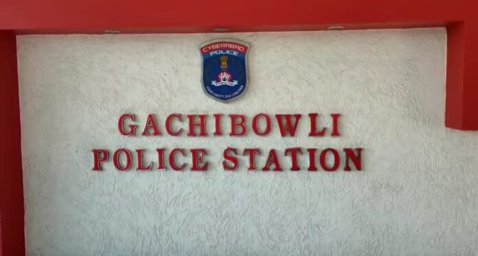 Prostitution with foreign women at Gachibowli hotel... Gang arrested. Prostitution with foreign women at Gachibowli hotel... Gang arrested.