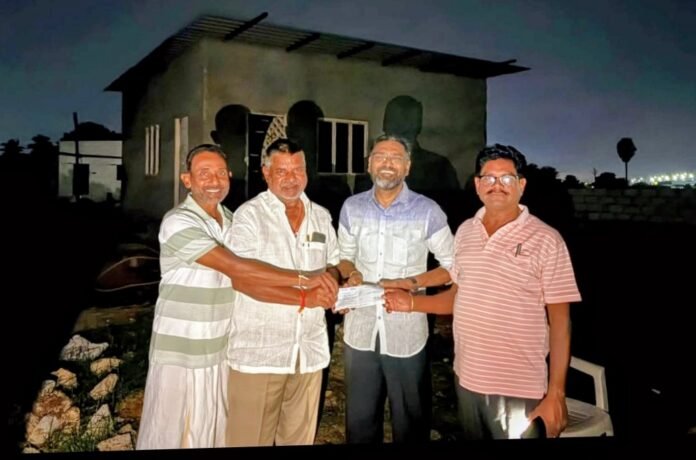 Sangani Rajanikanth donates Rs. 50,000 to the Sri Krishnadevaraya Trust Sangani Rajanikanth donates Rs. 50,000 to the Sri Krishnadevaraya Trust