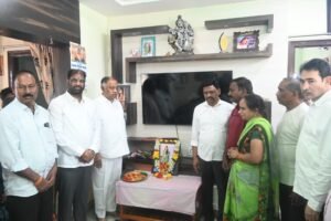 MP Vaddiraju, MLC Tata Madhu, and former MLA Kandala pay tribute to Supriya.